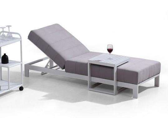 Socialite Outdoor lounge chair
